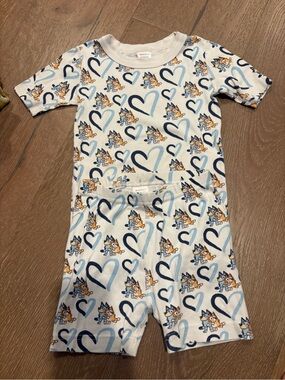 Hanna Andersson 120 (6/7) Blue and White Heart & Bluey Short Pajama Set